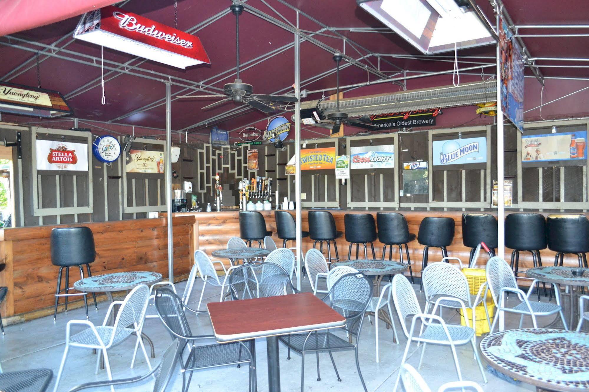 Latham Inn ภายนอก รูปภาพ